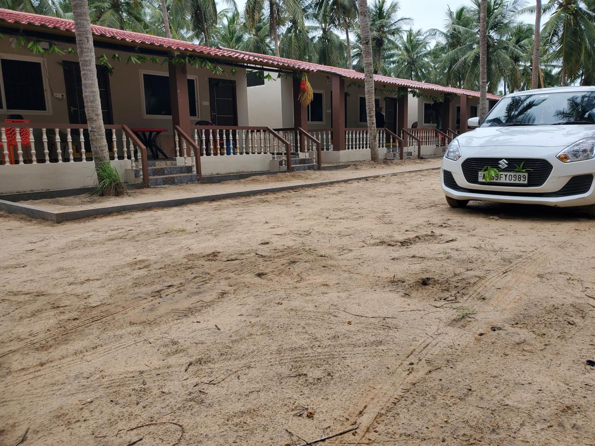 Coastline Beach Resort Perupalem 外观 照片