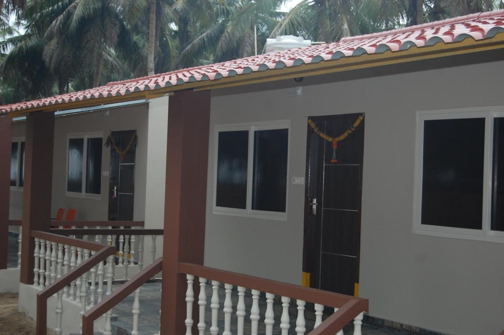 Coastline Beach Resort Perupalem 外观 照片