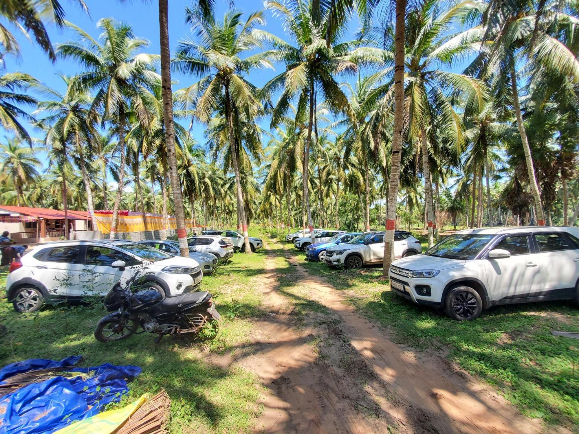 Coastline Beach Resort Perupalem 外观 照片