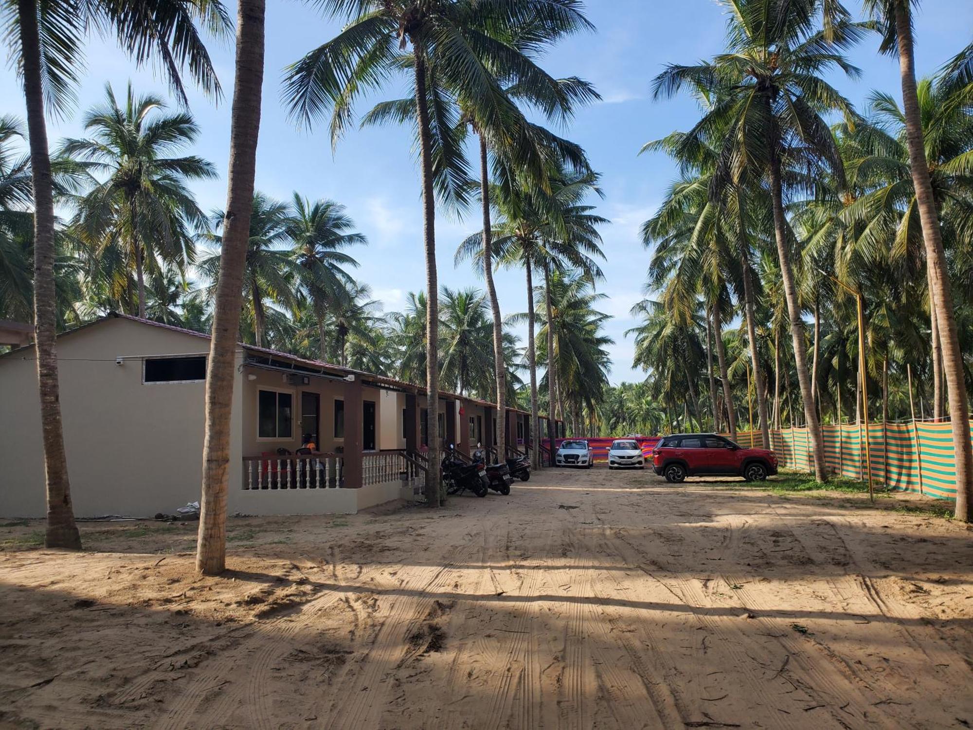 Coastline Beach Resort Perupalem 外观 照片