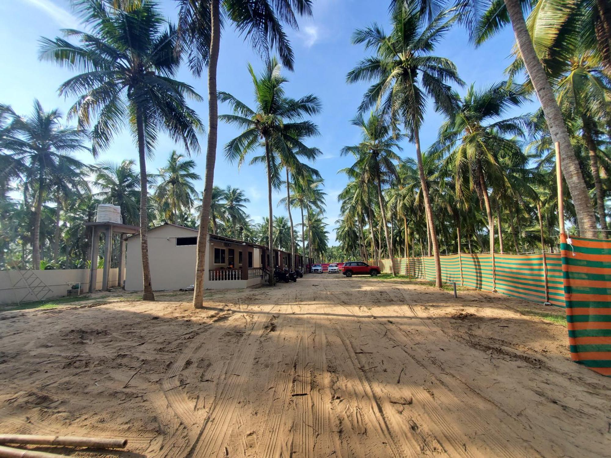 Coastline Beach Resort Perupalem 外观 照片