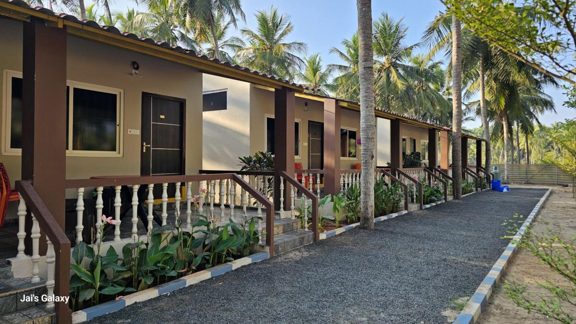 Coastline Beach Resort Perupalem 外观 照片