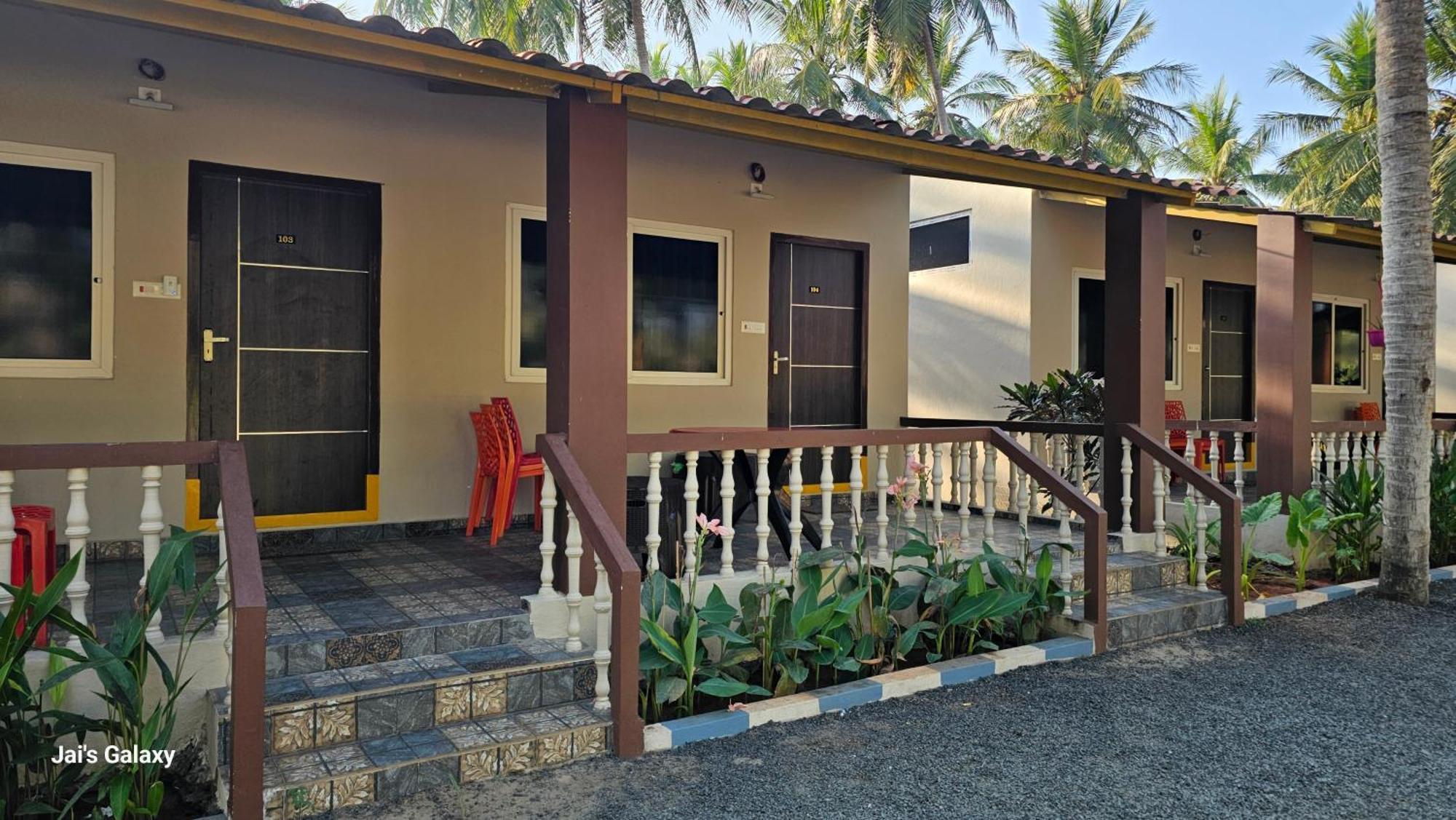 Coastline Beach Resort Perupalem 外观 照片